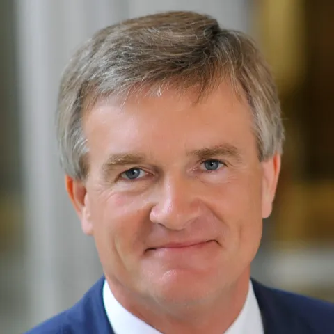 Dr. Frank Büchner