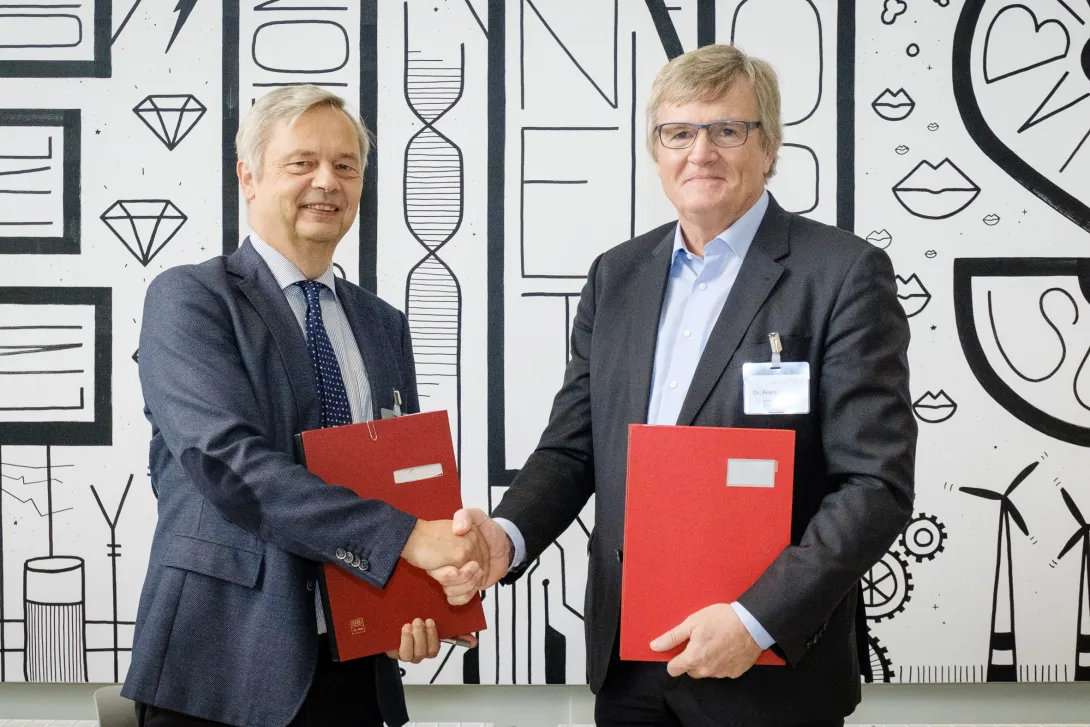 TU Präsident Prof. Dr. Christian Thomsen und UVB Präsident Dr. Frank Büchner